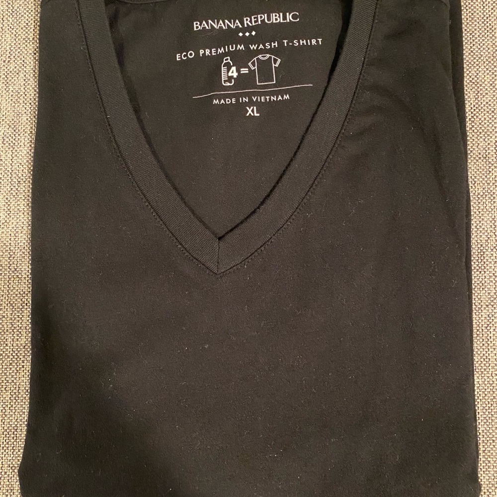 V neck tee-shirt, Men, 100% cotton, black, strait cut, size -XL New. 4 available